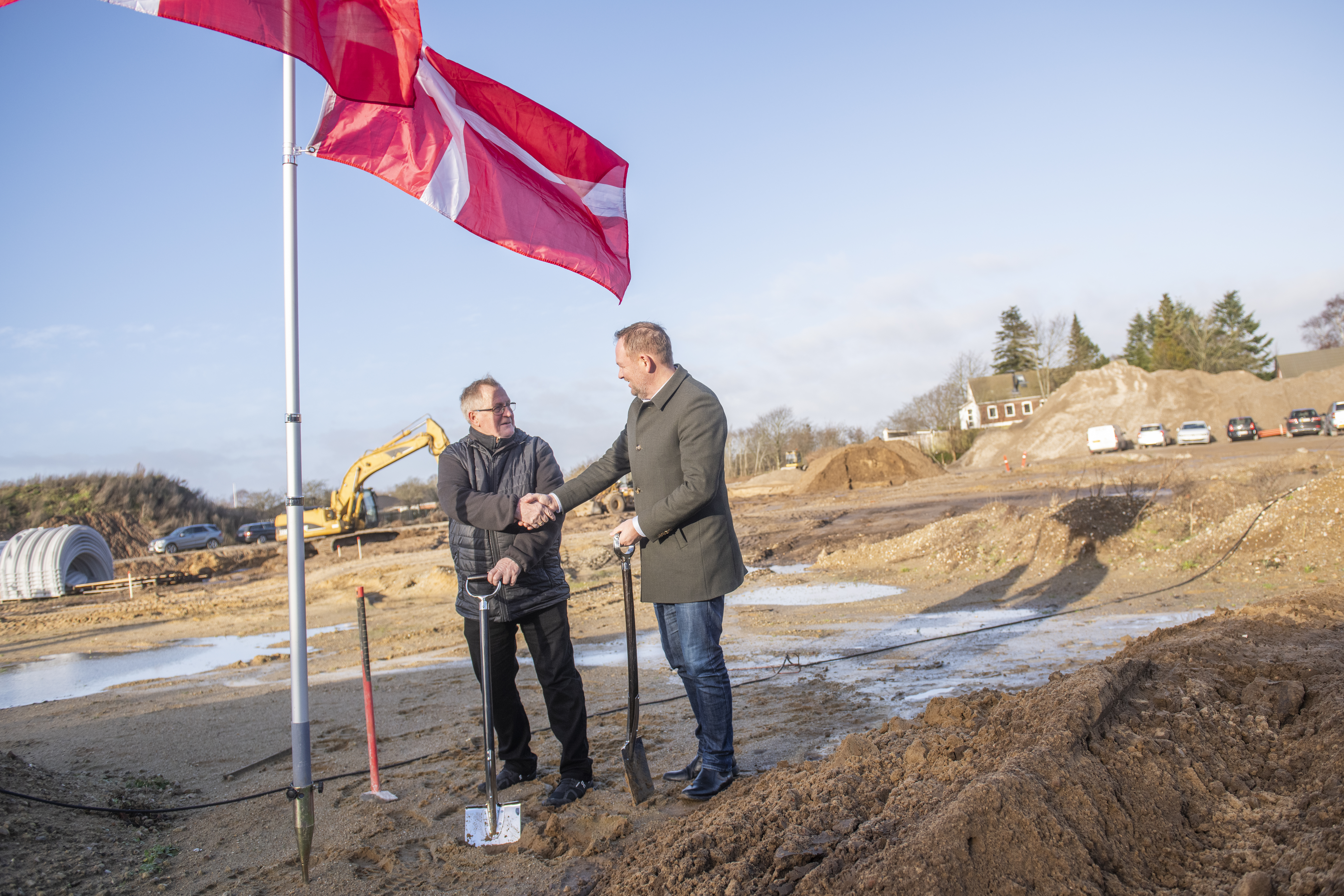 Fejring af rejsegilde og første spadestik i Schaub parken. 